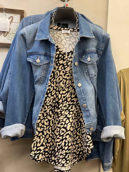 Black Leopard Short Sleeve Shirt - Pecan Hill Boutique